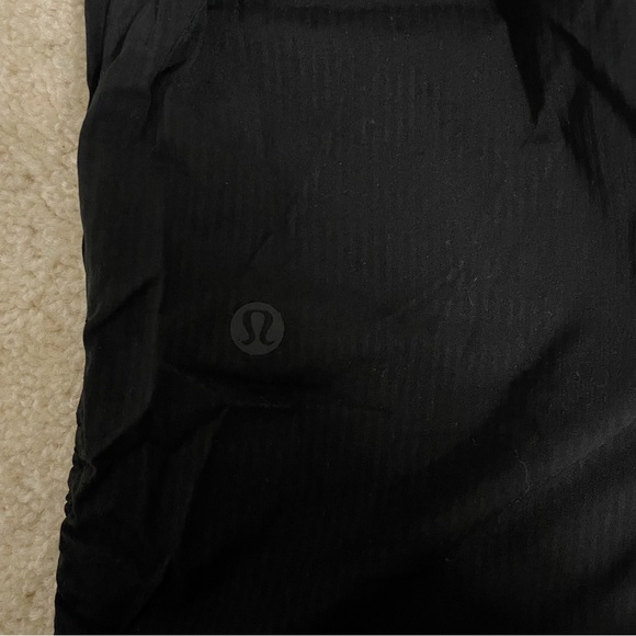 Lululemon • beyond the studio crop jogger black sz 2 - Picture 10 of 11